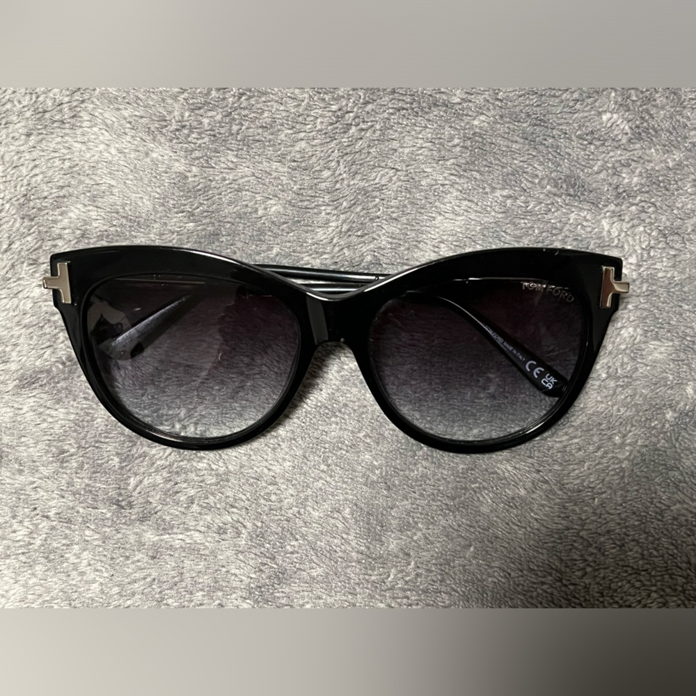 Tom Ford cat eye sunglasses black and silver